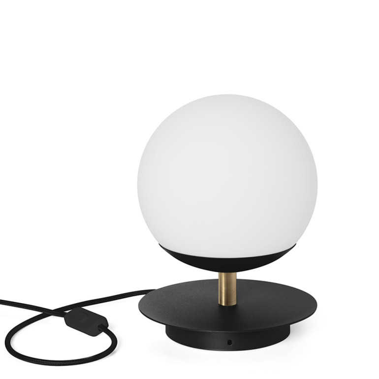 PLAAT ST lampada da tavolo nera con ottone